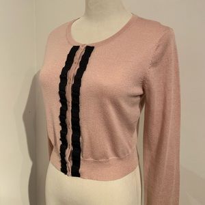 ⭕️ NY&Co. Sweet, flattering cardigan